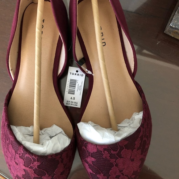Torrid NWT Flats-Marked 6.5, run BIG - Picture 2 of 3